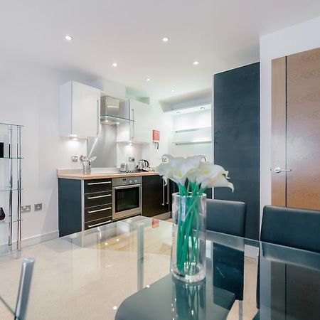 Roomspace Serviced Apartments - Abbot'S Yard 길드포드 외부 사진