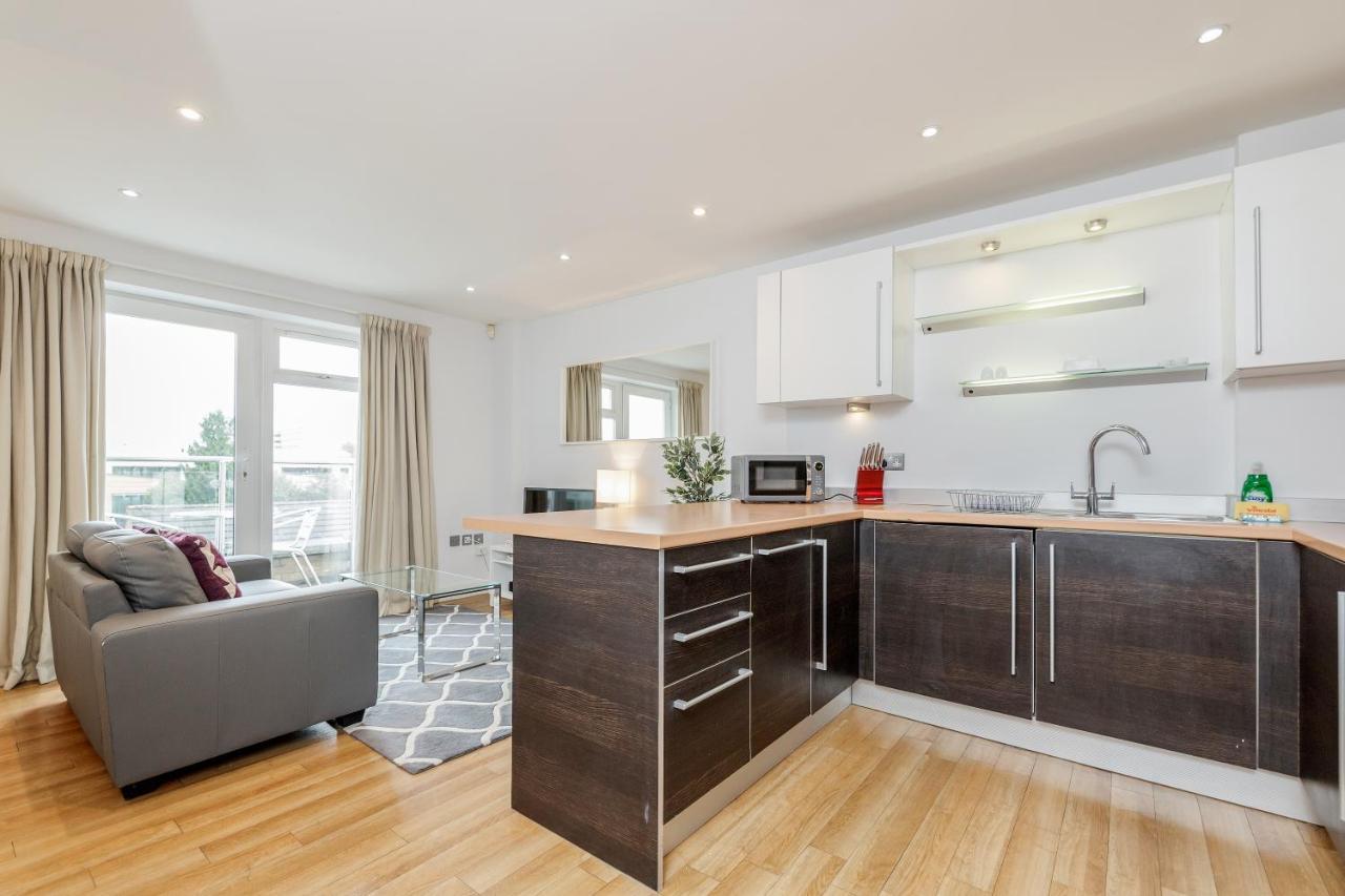 Roomspace Serviced Apartments - Abbot'S Yard 길드포드 외부 사진
