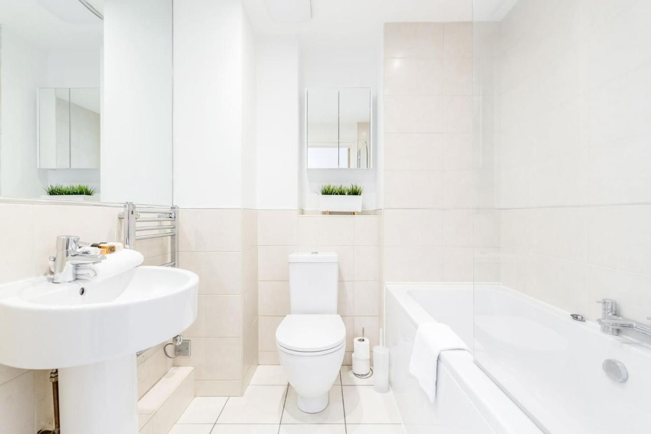 Roomspace Serviced Apartments - Abbot'S Yard 길드포드 외부 사진