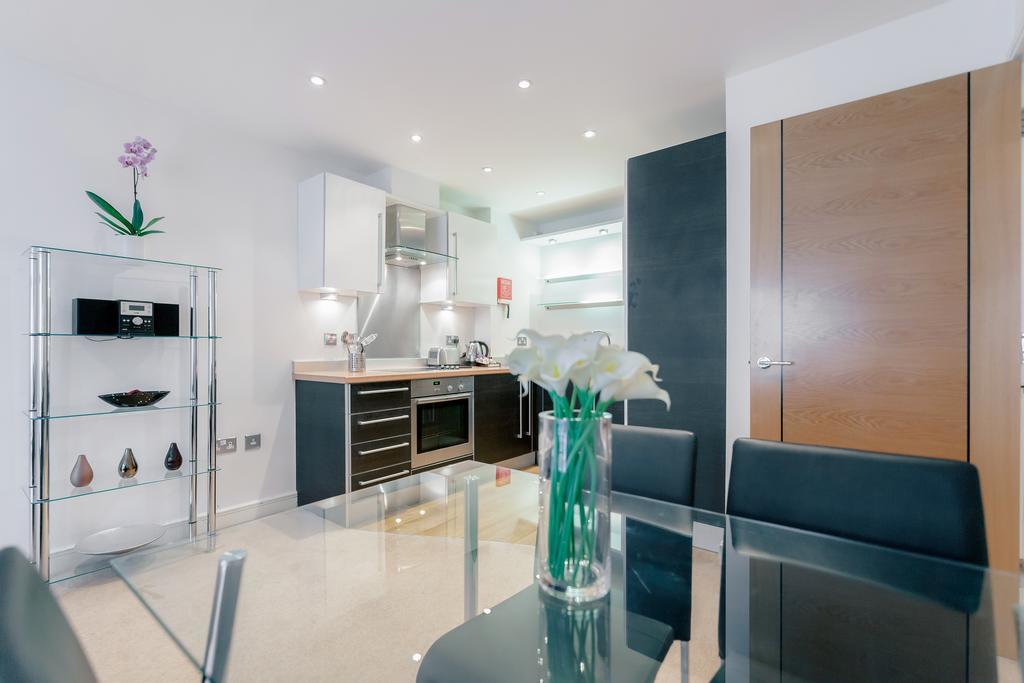 Roomspace Serviced Apartments - Abbot'S Yard 길드포드 외부 사진
